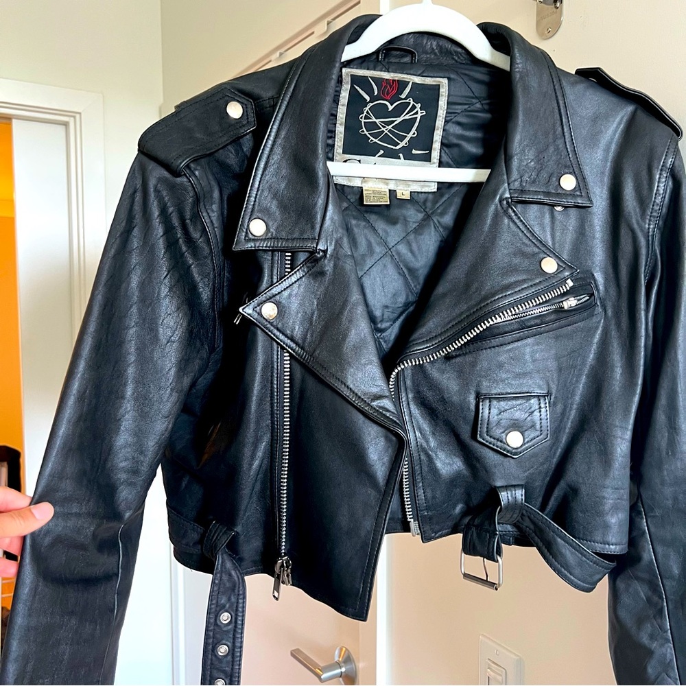 SOLD Vintage cropped black leather jacket